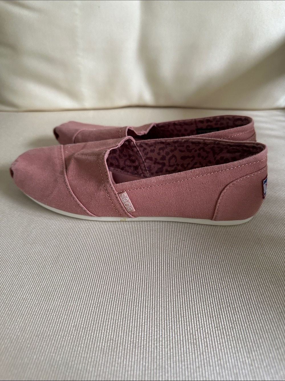 Sketchers Bob Rose Pink Slip-On Canvas Flats size 7 - Picture 2 of 8